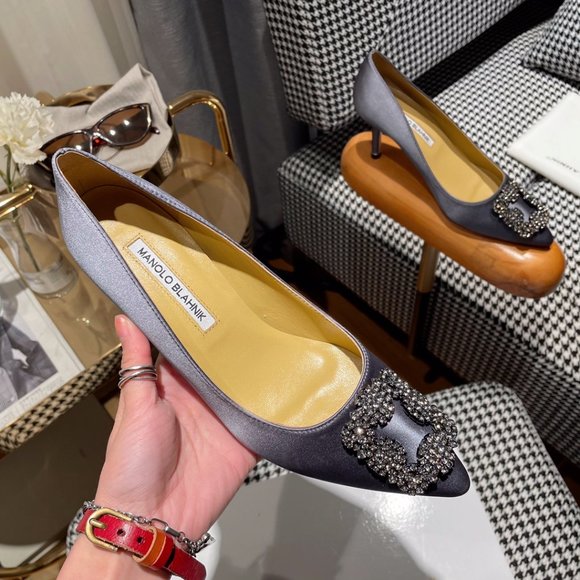 MANOLO BLAHNIK  HANGISI heels - Picture 7 of 9